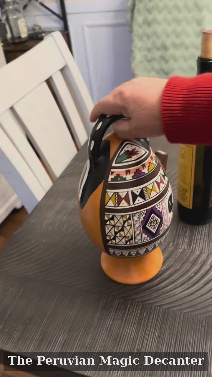 Demo: filling and pouring with The Peruvian Magic Decanter
