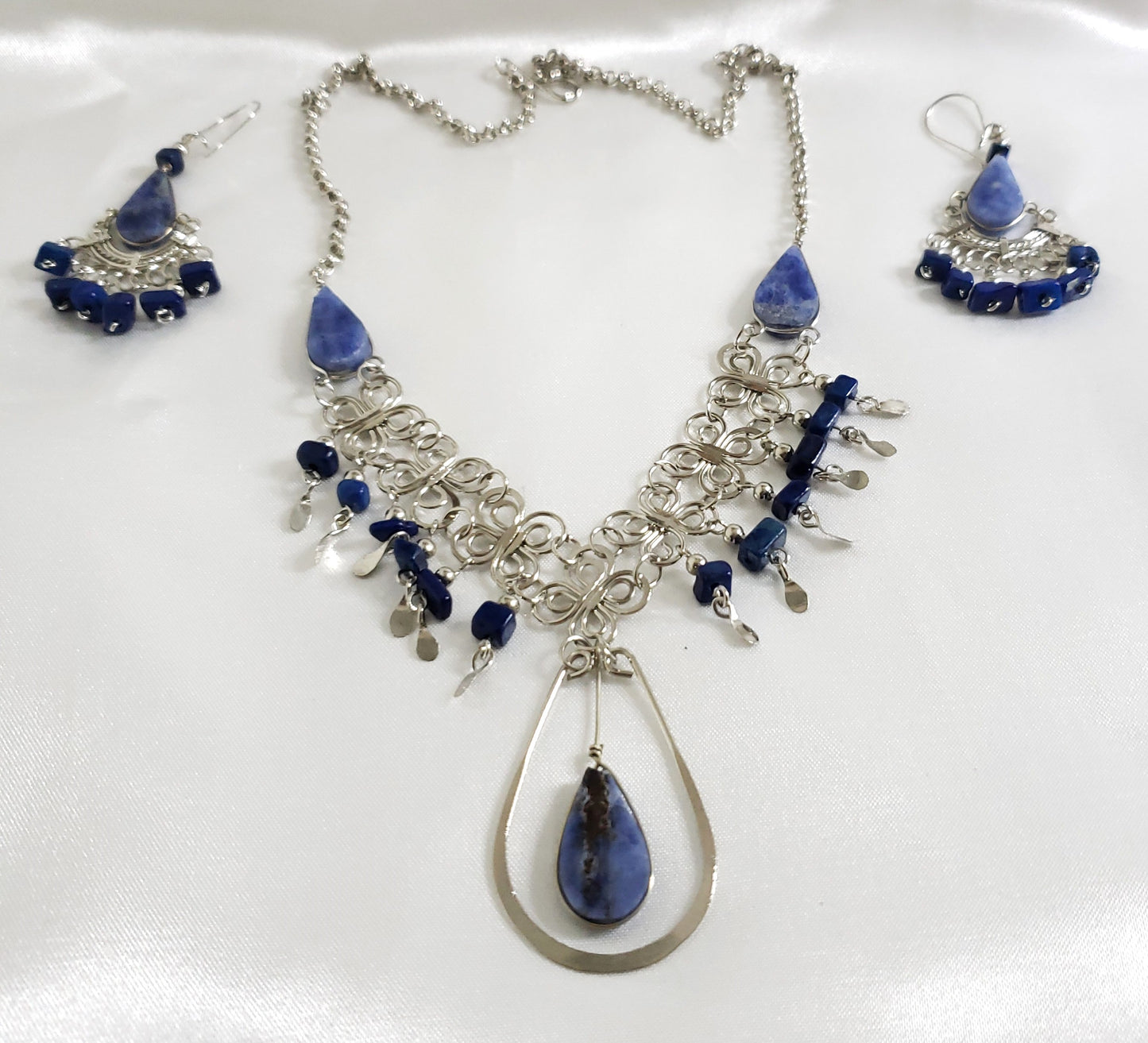 Handcrafted Necklaces Set with Natural Stone-SODALITE