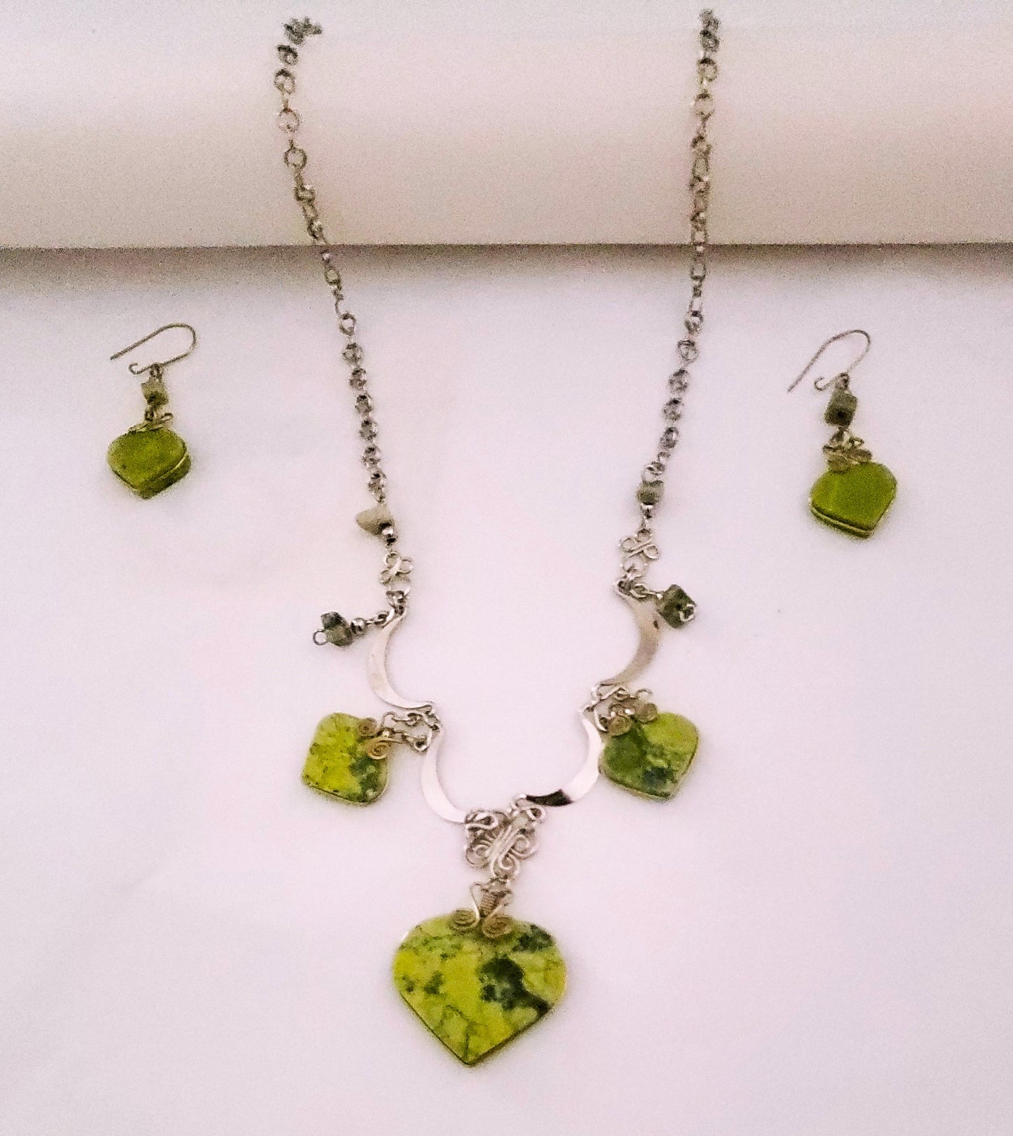 Handcrafted Necklaces Set with Natural Stone-SERPENTINE