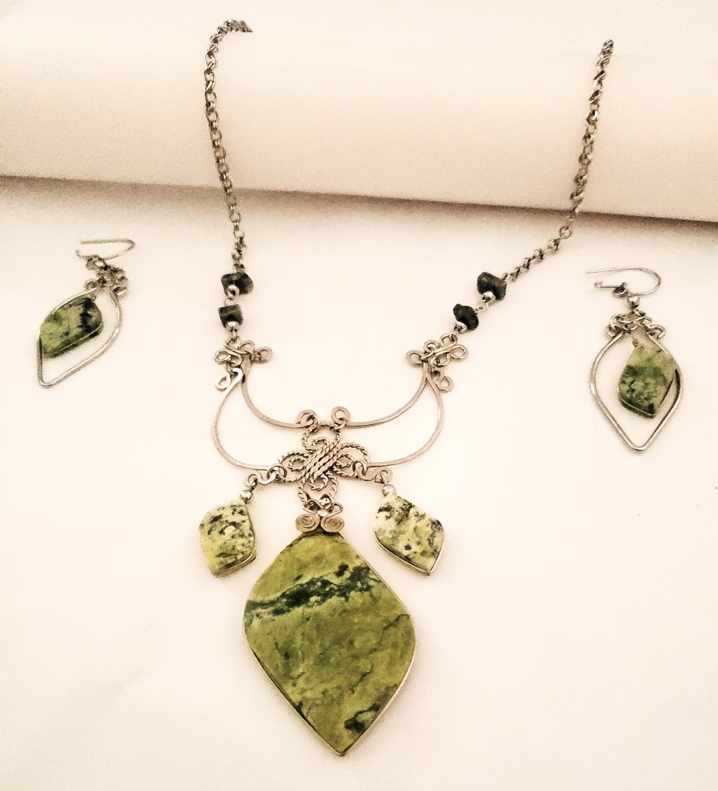 Handcrafted Necklaces Set with Natural Stone-SERPENTINE